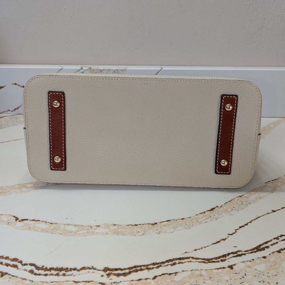 Dooney & Bourke shoulder, pristine condition! - Picture 5 of 8